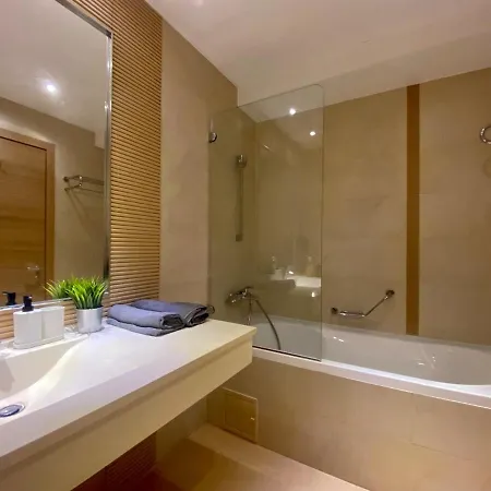 Sasha Collection At Rin Grand Appartement Boekarest