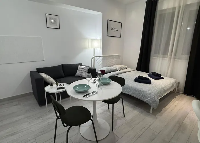 Sasha Collection At Rin Grand Apartman