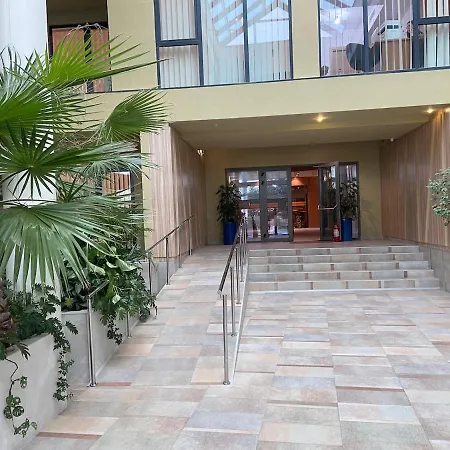 Sasha Collection At Rin Grand Апартаменти *