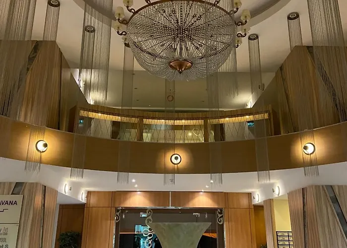 Апартаменти Sasha Collection At Rin Grand